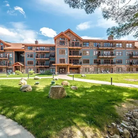 1st Floor SKI-IN SKI-OUT Condo at Cranmore Mountain Resort