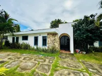 4-bedroom Beautiful & Spacious house near everything!