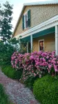 Historic charm and secret gardens. Central location. Bay St. Louis, MS