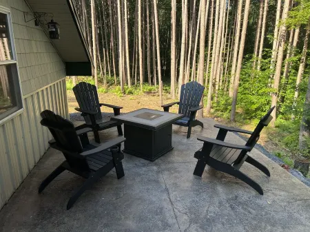 Private Cozy Adirondack Cottage-Monthly only