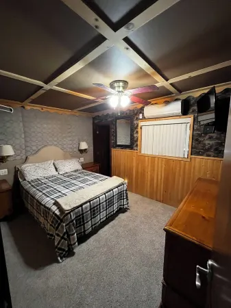 Ultimate Kernville Getaway – Across from the River, Walk to Downtown