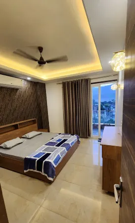 Modern and Peaceful Apartment in Rishikesh With Stunning Himalayan & Ganga View Отели рядом с Аэропорт Дехрадун