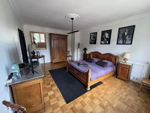 A HAVEN OF PEACE ON THE OUTSKIRTS OF PARIS