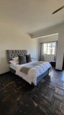 Fantastic apartment with WiFi in vibrant Pretoria Hotels in Trevenna