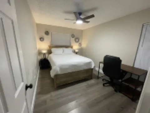 King Bed 2BR Unit Free Parking