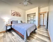 The Sunflower Cabin - Pets, Continuous hot water, Traeger grill, Starlink, AC