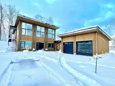 LUXURY SKI CHALET IN THE FOREST Hotel in zona Aroma Villa Spa