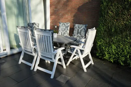 Vacation home with terrace in Bruinisse near Renesse for up to 6 people