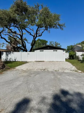 New! Fenced Yard, 10m to downtown! Joes Creek Park 2BR