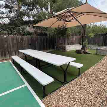 Hot Tub and Pickleball Retreat with a Playground and a Garden Hotel Exterior