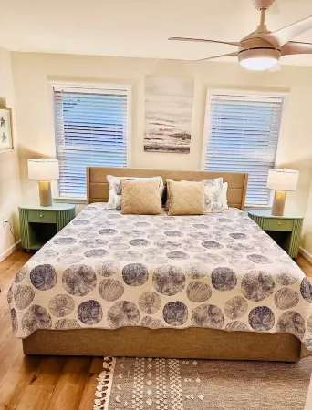 4-bedroom house in charming Avon with WiFi, AC. Relax and unwind