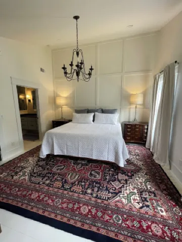 The Carriage House of Corinth is a remodeled home with loads of charm Hotels in Corinth