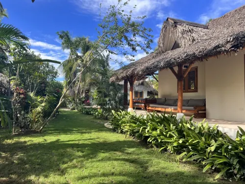 Casa Mia - Large Luxury Villa with private pool and 4 min walk to beach