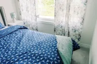 Brand New contemporary 4 bedroom nestled in nature Hotels in Pickering