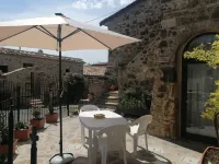 Renovated Tuscan-style country house