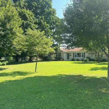 Charming 3-bedroom Country Cottage in Beautiful Brownsburg, IN!