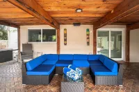 Sunnyside Oasis w/Heated Pool ~ 7 min. From Beach