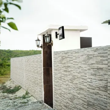 3-bedroom house in charming Ayangue with WiFi with many other amenities. Hotels in 