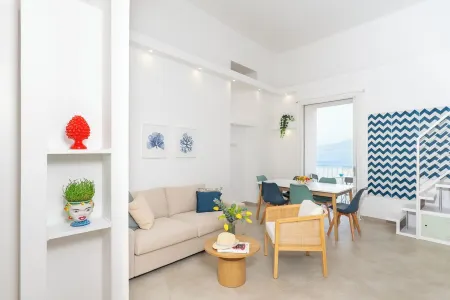 Apartment in the heart of Sorrento coast with sea view & rooftop