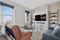 Modern & Charming Cottage Flat | Parking, Garden, Short walk to train, Eateries Hotel a Leyton