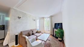 Spacious flat, sleeps 3, 20 min from Eiffel Tower, in the 15th arrondissement