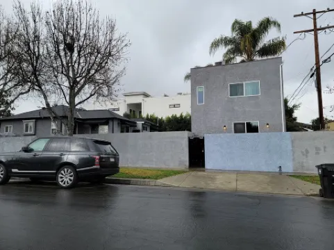 Modern 2 Bedroom Home in Beverlywood w/ Easy Parking. 5 Minutes to Cedars/Kaiser Отели рядом с достопримечательностью «Родео Драйв»