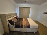 4 Bedroom House in Werribee Hotels in Werribee