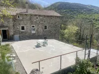 Belle Maison en Pierre au Calme فنادق في Pereyres