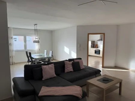 Spacious apartment in the Palatinate Forest with terrace Отели в г. Клаузен