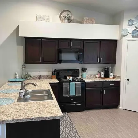 Relaxing 3 bedroom 2 bath townhome great location. Close to hospitals & MCAS.