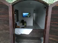 HOUSE FOR BEACH SIDE SEASON