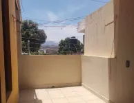 House with excellent location to reach by road or highway.