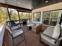 Cabin Retreat with Hot Tub, Telescope, Games & Fire Pit -Near Duck Creek Village