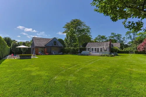 Featured in Boston Globe- fully renovated cape w/ pool & modern barn pool house