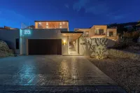 Amazing Beach View , Walk to the Beach. Cleaning & Concierge Playa Pública Cabo San Lucas 주변 호텔