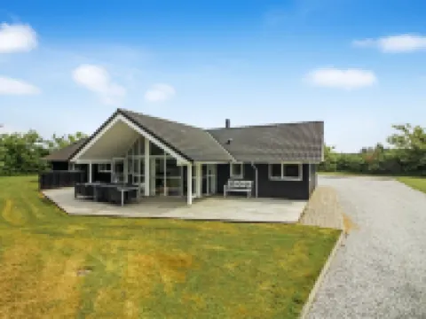 "Steen" - 800m from the Sea Hotels near Family Farm Fun Park