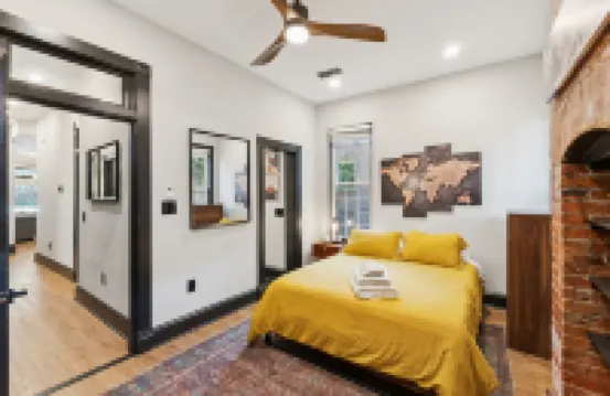 Spacious, Historic 4Br Logan Circle Townhome Hotels in 