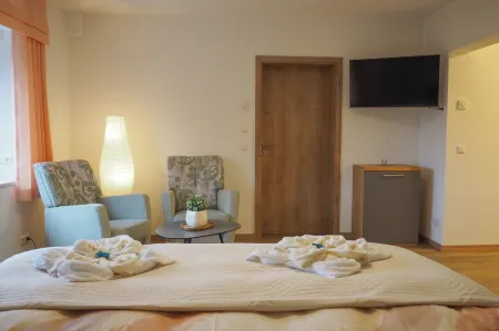 Peaceful Couples' Getaway Отели в г. Брайтенбрунн