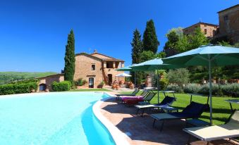 Attractive Farmhouse in Montalcino with Terrace