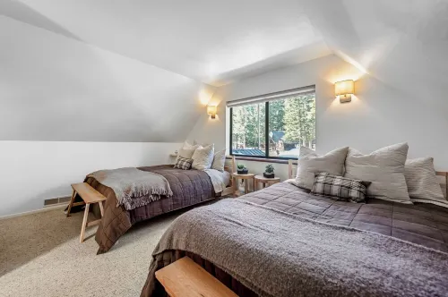 Lake Tahoe Cabin, Prime Location & Fully Stocked