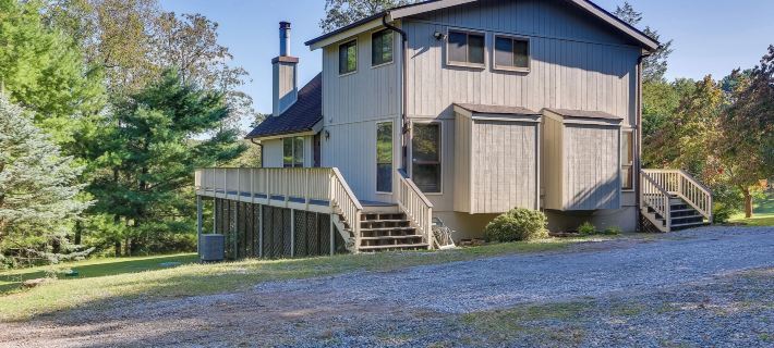 West Virginia Home w/ Deck on Golf Course Ξενοδοχεία στην πόλη Berkeley County