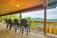 Gatlinburg Cabin in the Clouds: Private Hot Tub - spa