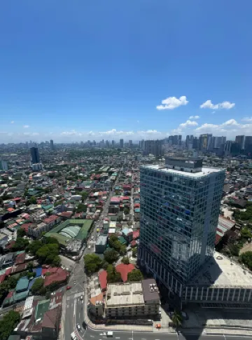 Stunning 42nd Floor Apt with Netflix