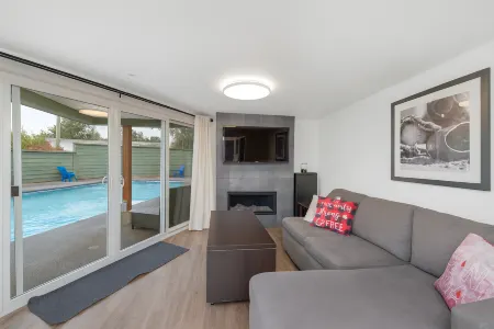 Hidden Oasis in Victoria, BC