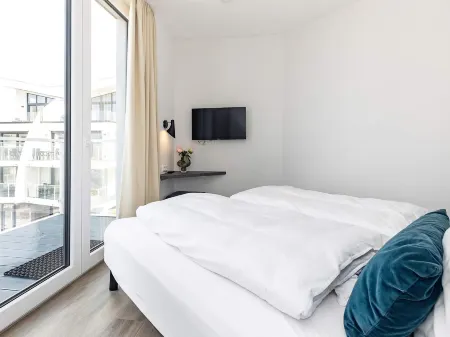 Apartment with Panoramic Marina Views