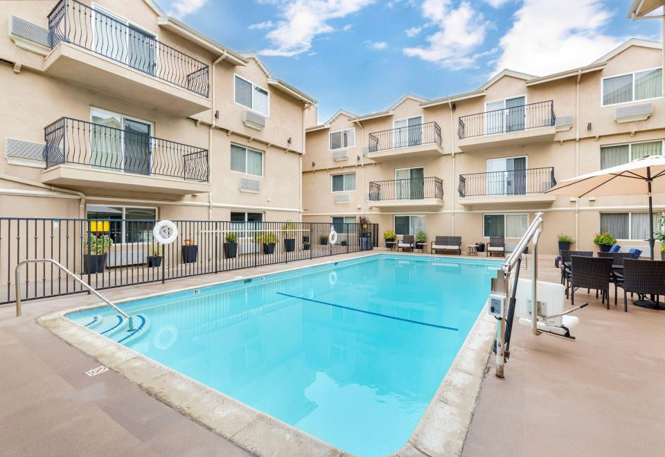 컴포트 인 코카투 니어 LAX 외관 또는 객실 사진