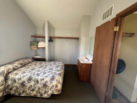 Lakeside Motor Lodge