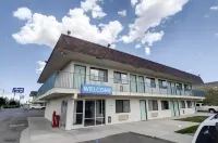 Motel 6 Cheyenne, WY Các khách sạn gần Wyoming State Capitol