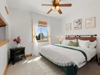Ponderosa Paradise - NEW w/ King Bed! Pets OKAY โรงแรมในแมคคอล