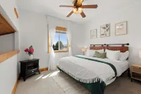 Ponderosa Paradise - NEW w/ King Bed! Pets OKAY